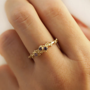 Gold band set with Sapphires